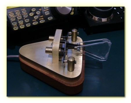 Vibroplex Brass Racer. I found this paddle suits me and my type of CW very well.